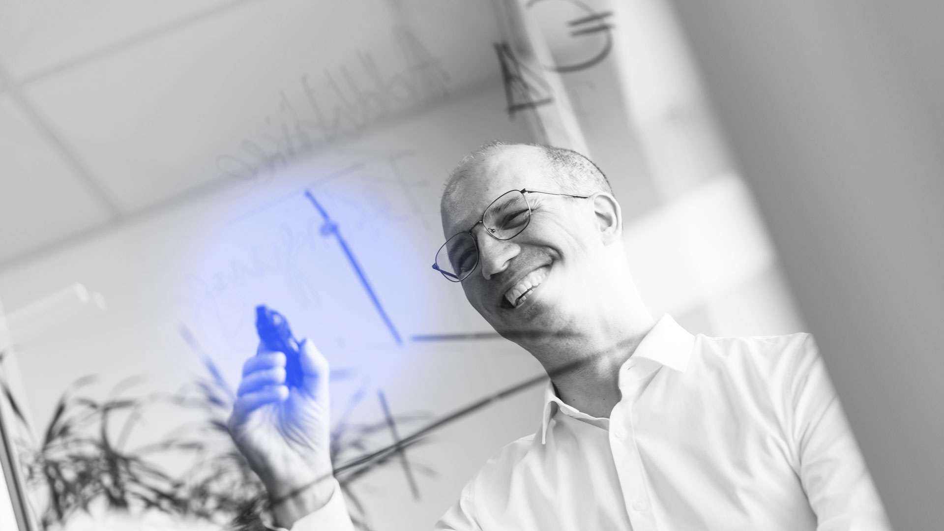 Analyse von Strategien zur erfolgreichen Ausgründung von Unternehmen aus den Bereichen Clean Green Tech KI Digitalisierung und Fertigungsverfahren | Abacus neo aus Frankenthal